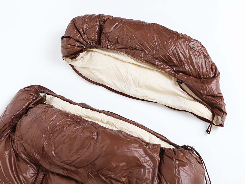 S'more-OKURUMI-BAG 輕量羽絨睡袋-米色咖啡色展示